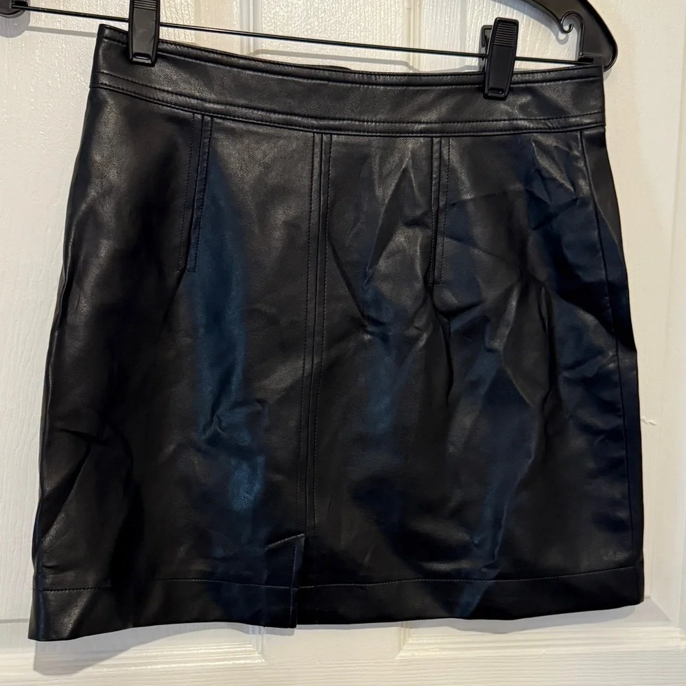 ARITZIA WILFRED FREE Women’s Black Faux Leather Mini Skirt Size 4